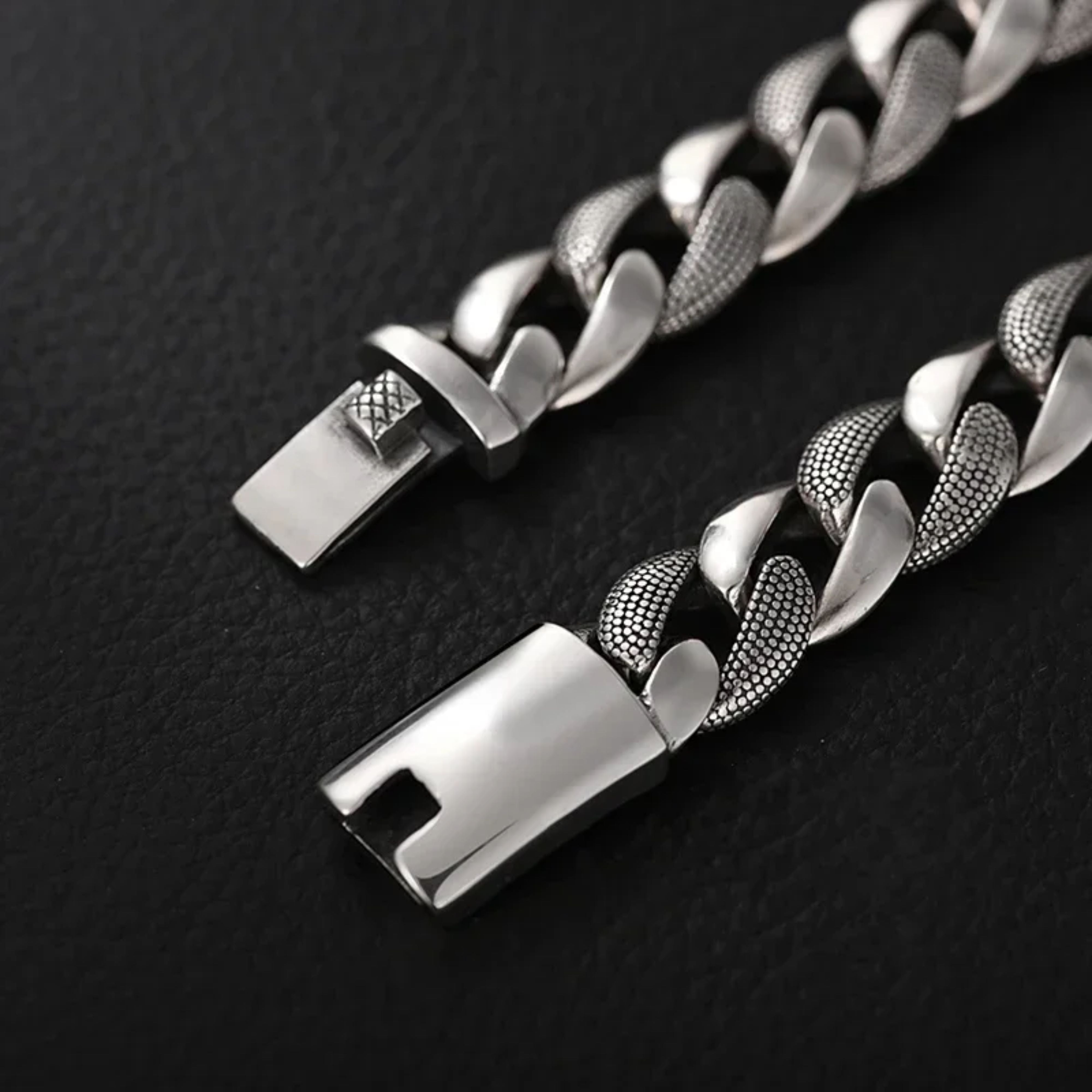 Unisex Retro Vanguard S925 Silver Wide Bracelet