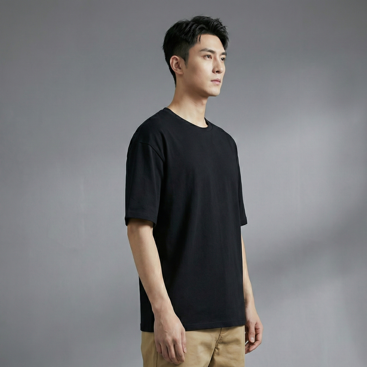 Men’s Oversized Black Hip Hop T-Shirt – Profile View – The Crew