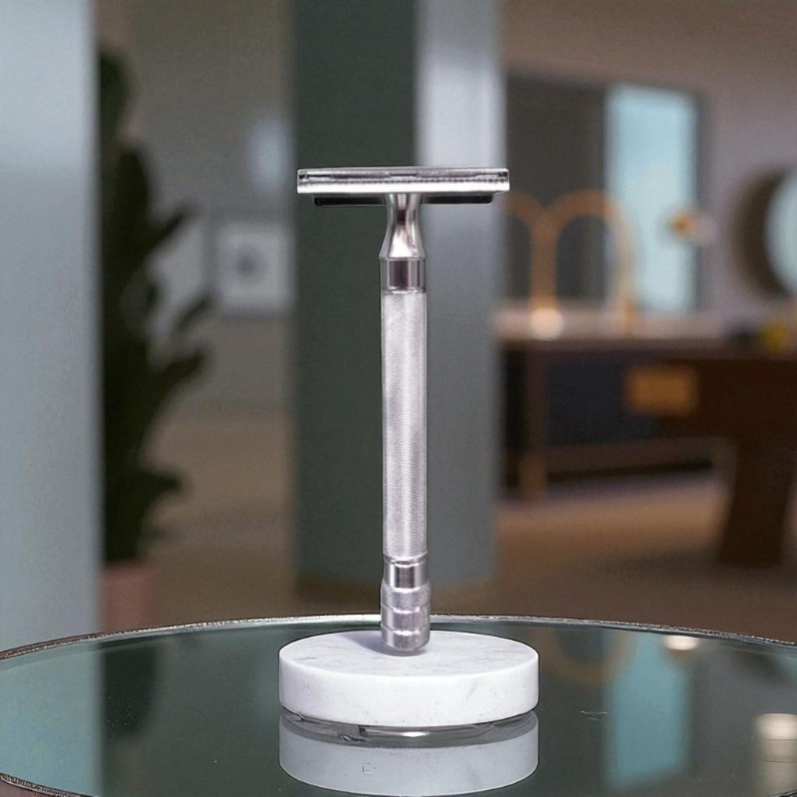 Classic Safety Razor on Stand Display – The Crew