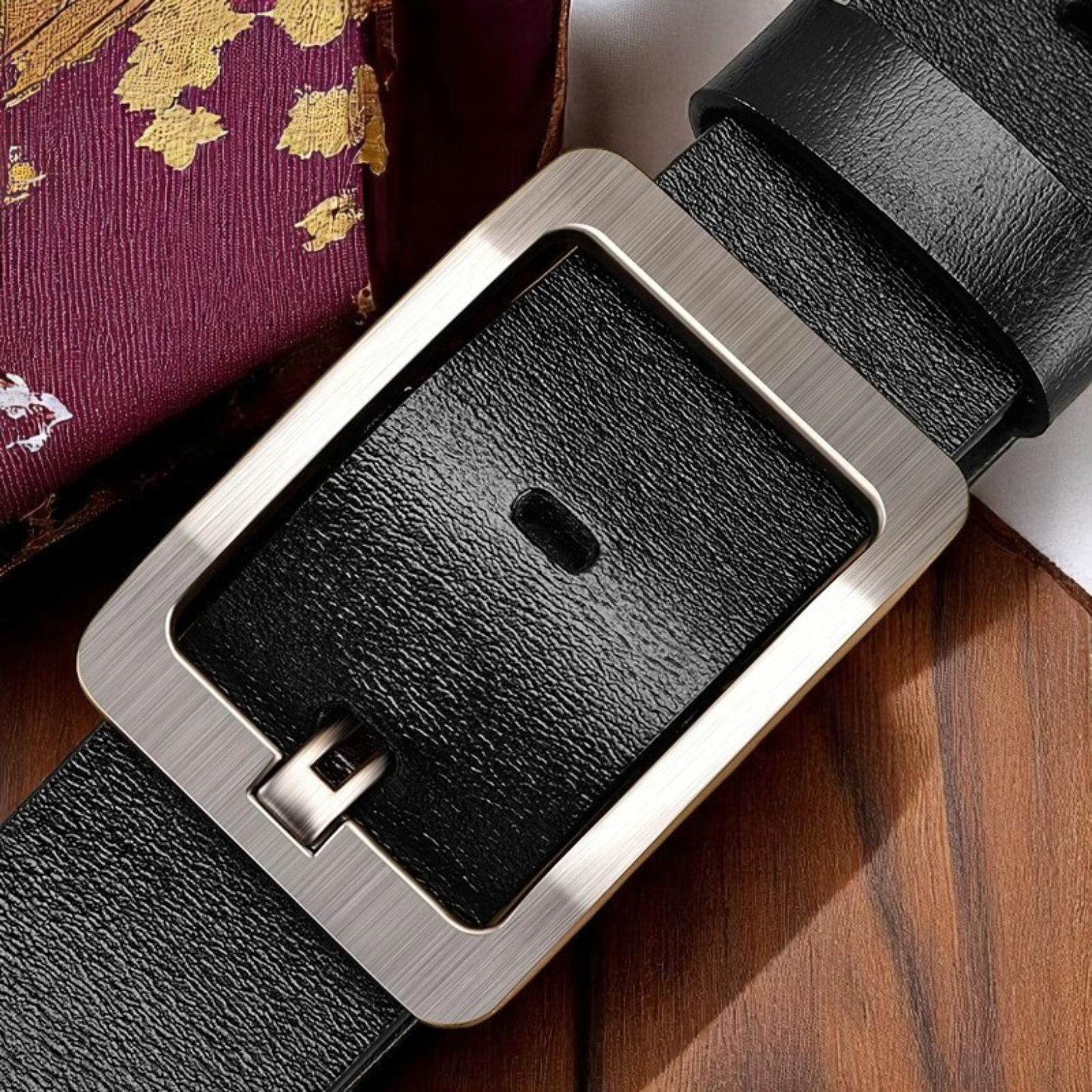 Men’s Synthetic Leather Belt Texture Detail – The Crew