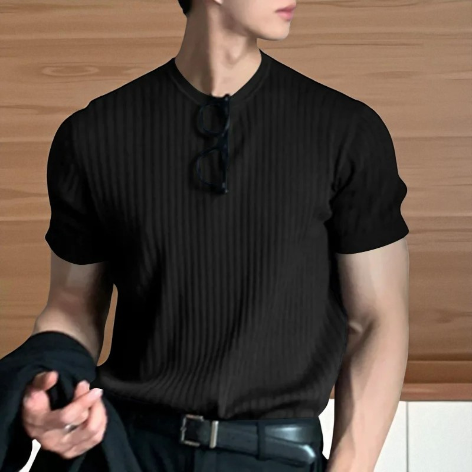 Men black lightweight t-shirt premium drape fit – The Crew