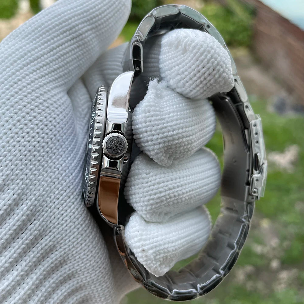 STEELDIVE SD1953 dive watch crown detail – The Crew