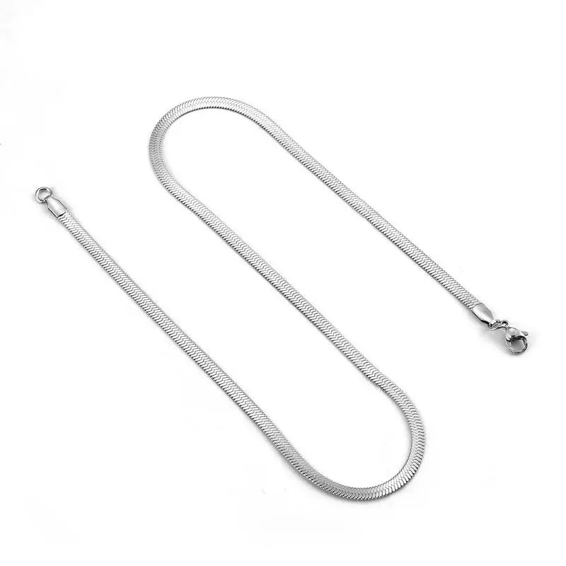 Silver snake chain necklace curved detail – The Crew