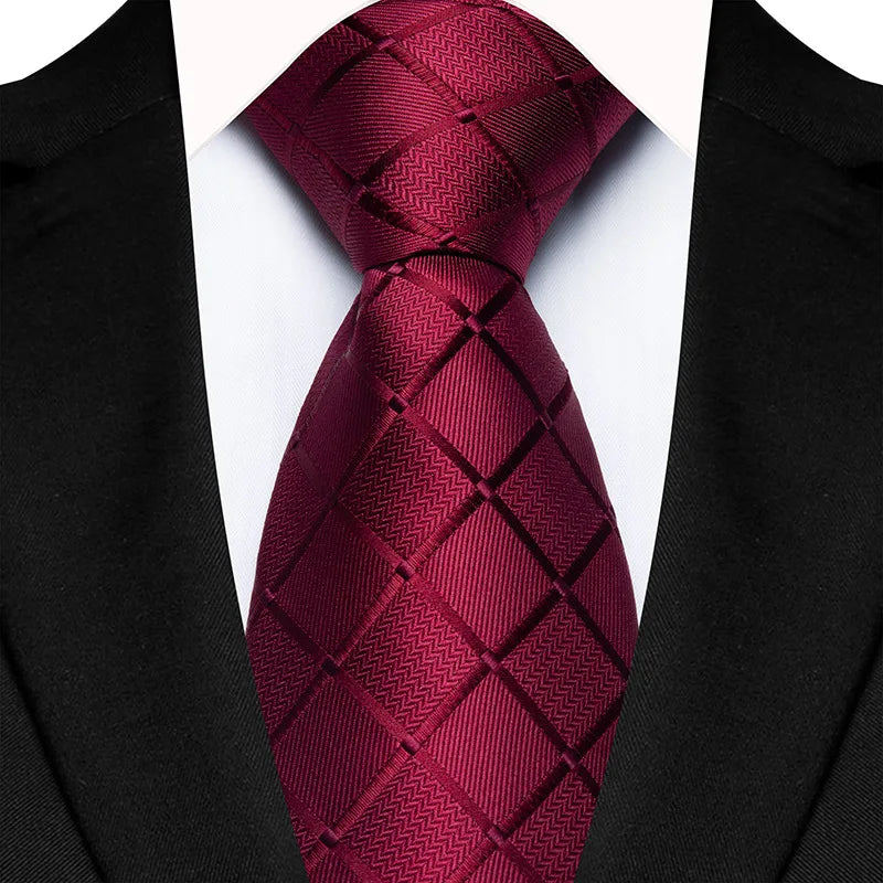 Men’s Burgundy Solid Tie Classic Style – The Crew