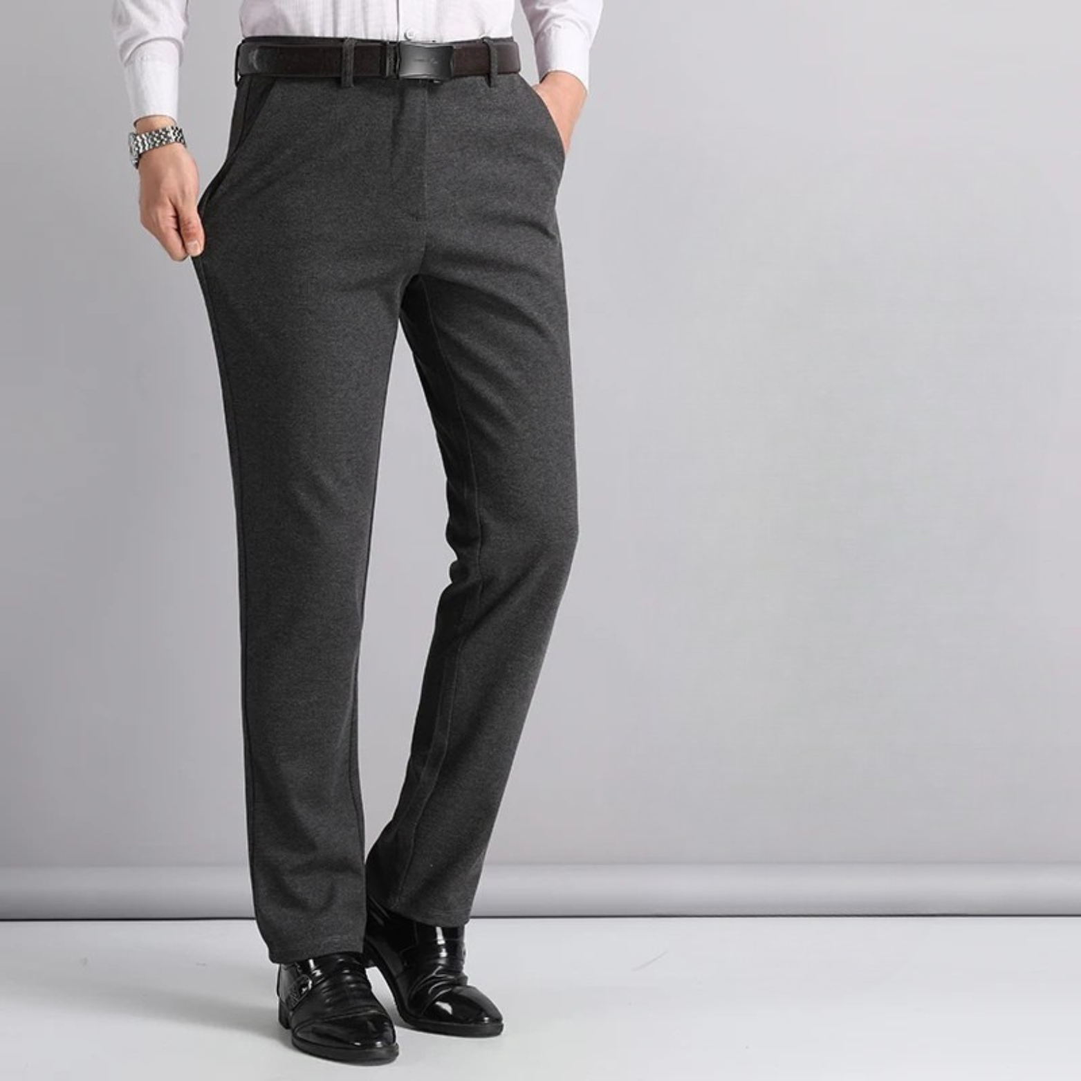 Men wearing Gray wool pants side view – The Crew